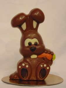 Filip, het konijntje met wortel in melkchocolade