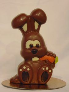 Filip het konijntje met wortel in melkchocolade