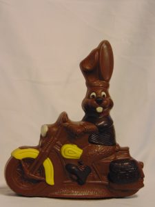Danny, de haas op motor in melkchocolade