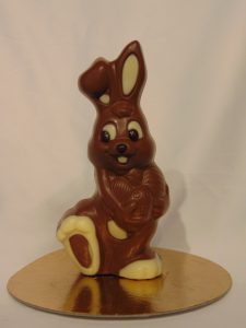 Jerom, het konijntje met paaseieren in melkchocolade