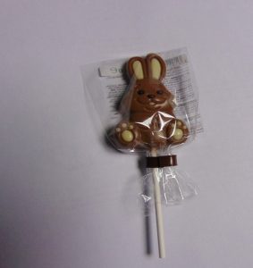 Moon, de konijnenlolly in melkchocolade