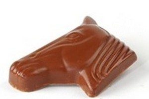 Paardenhoofd vanille, praline uit fondant chocolade met vanillevulling