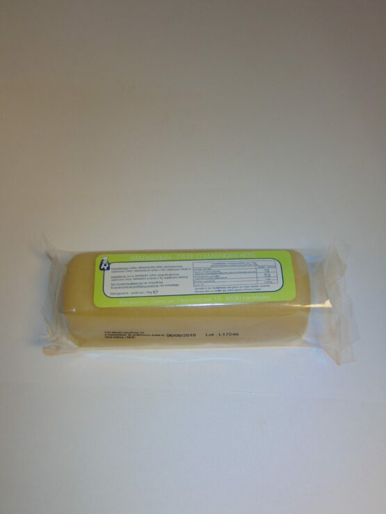 Marsepein zonder chocolade 100g Marsepein zonder chocolade VDV Chocolaterie sint Sint Maarten Sinterklaas ander lekkers marsepein reep 100g