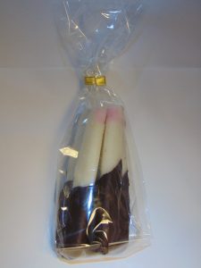 Suikersigaren met chocolade verpakt Fondantsuiker met chocolade VDV Chocolaterie sint Sint Maarten Sinterklaas ander lekkers suikerfondant sigaren