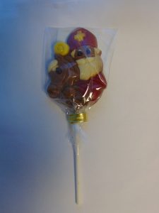 Sint en Piet lolly in melkchocolade VDV Chocolaterie sint Sint Maarten Sinterklaas chocolade sint of piet lolly melkchocolade