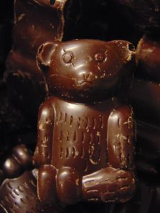 Zoodiertjes in fondant chocolade gevuld met banaan Zoodiertjes gevuld met banaan VDV Chocolaterie sint Sint Maarten Sinterklaas chocolade zoodiertjes fondant chocolade banaan