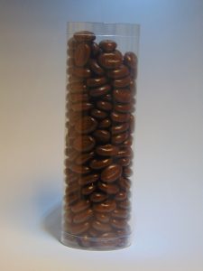 Kokertje gevuld met koffiebonen in melkchocolade VDV Chocolaterie