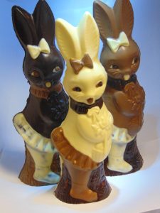 Brigitte, haas in witte, fondant of melkchocolade