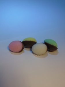 Fondantsuiker eitjes met melkchocolade