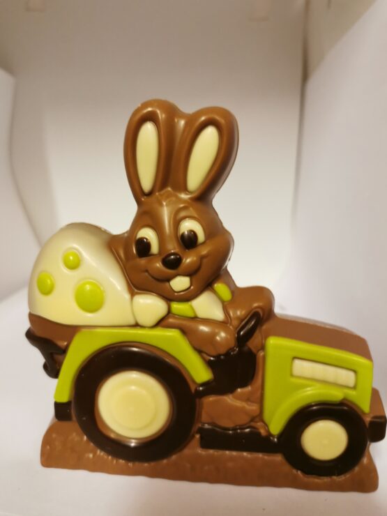 Jacques met tractor in melkchocolade