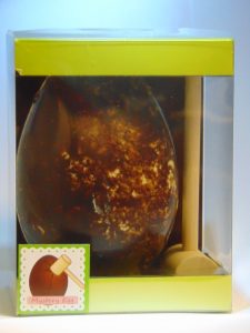 Mystery egg in witte of melkchocolade