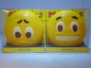 Gele emochicos in witte chocolade VDV Chocolaterie