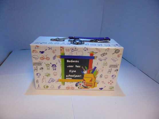Kartonnen koffertje 'Bedankt voor het fijne schooljaar' VDV Chocolaterie