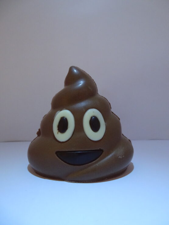 Poepie, het lachende kakje in melkchocolade