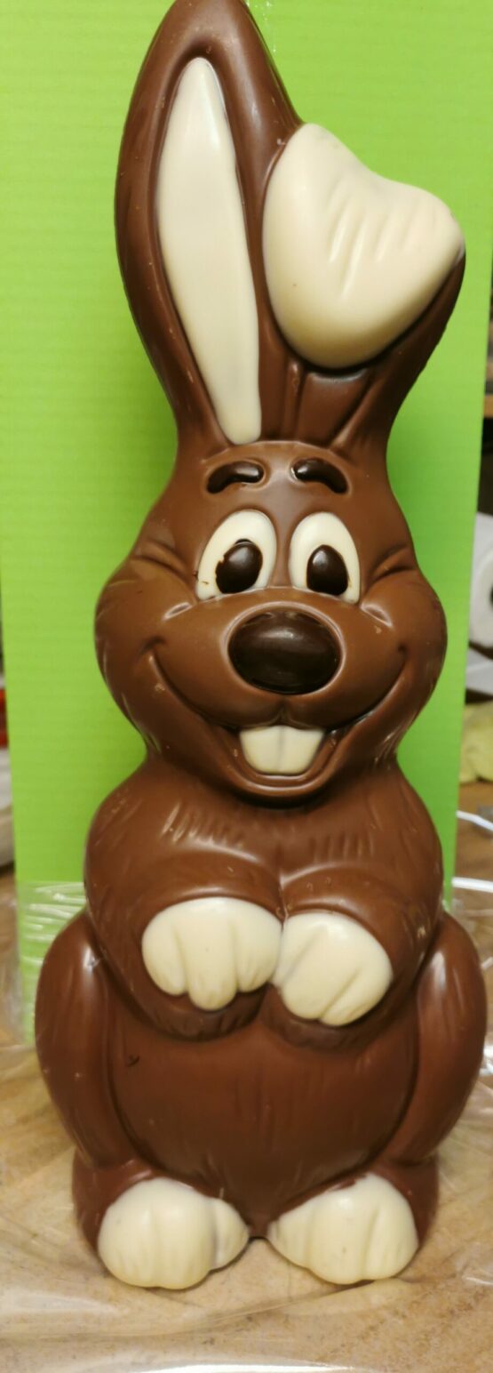 Kim het lachende reuzekonijn in melkchocolade