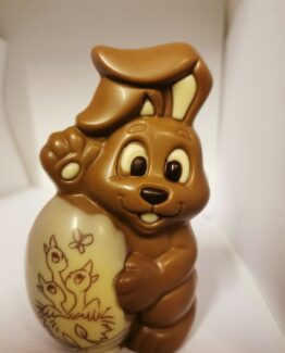 Gust het konijntje in melkchocolade met het witte ei
