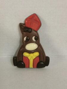 Het paard van de sint caraques in melkchocolade